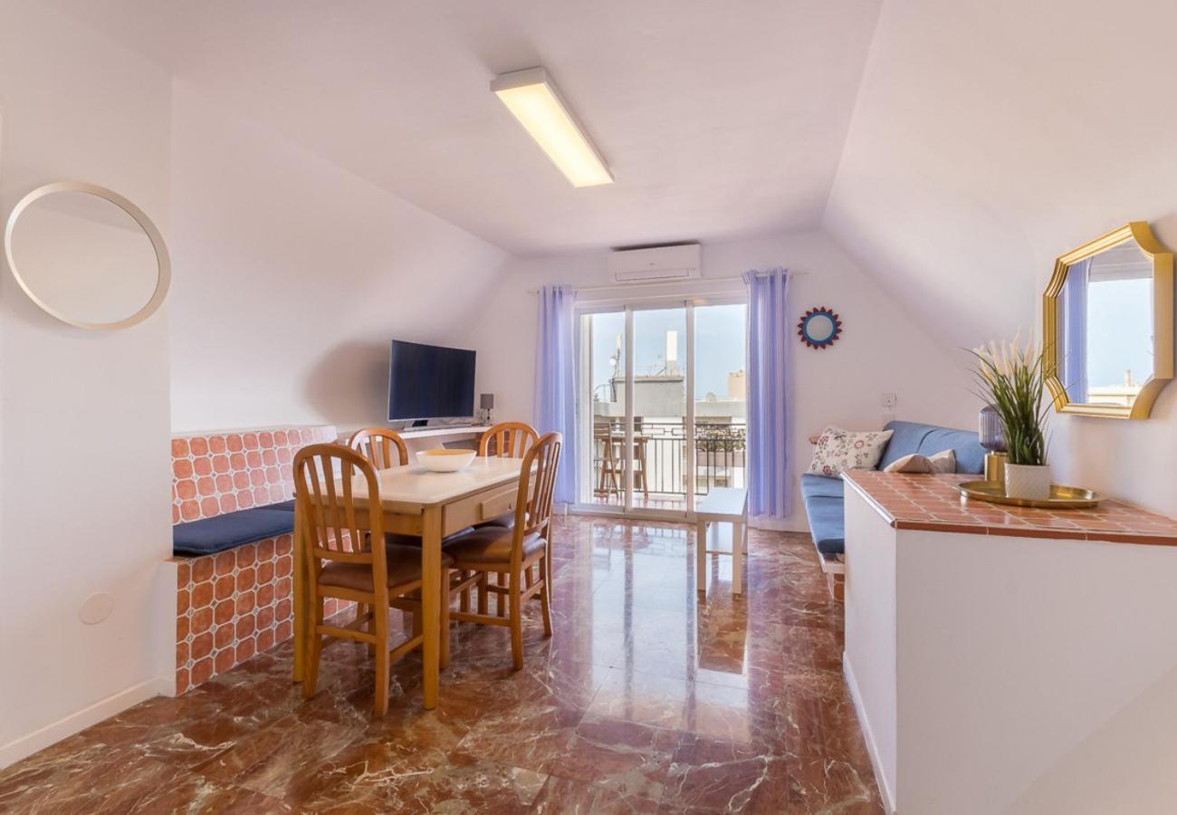 Reformado Apartamento En El Centro Con Vista Al Mar Торремолинос Экстерьер фото